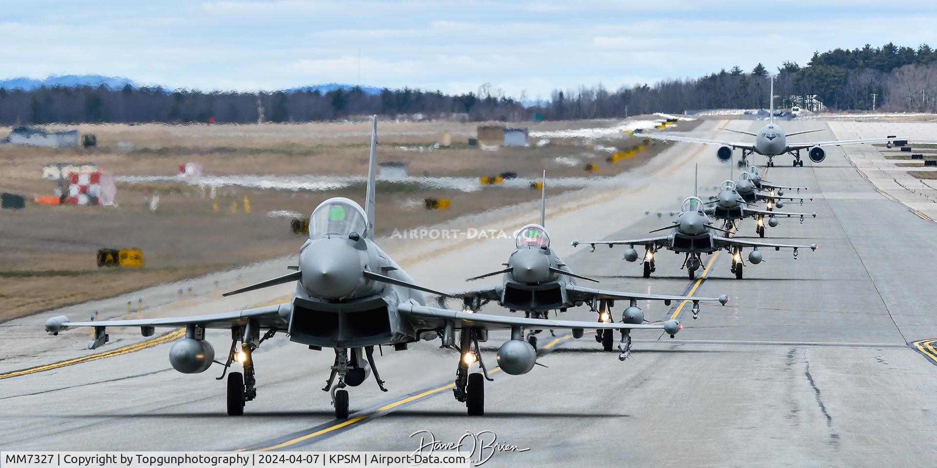 MM7327, Eurofighter Typhonn F2000A C/N IS059, IAM3601 flight taxiing to RW34