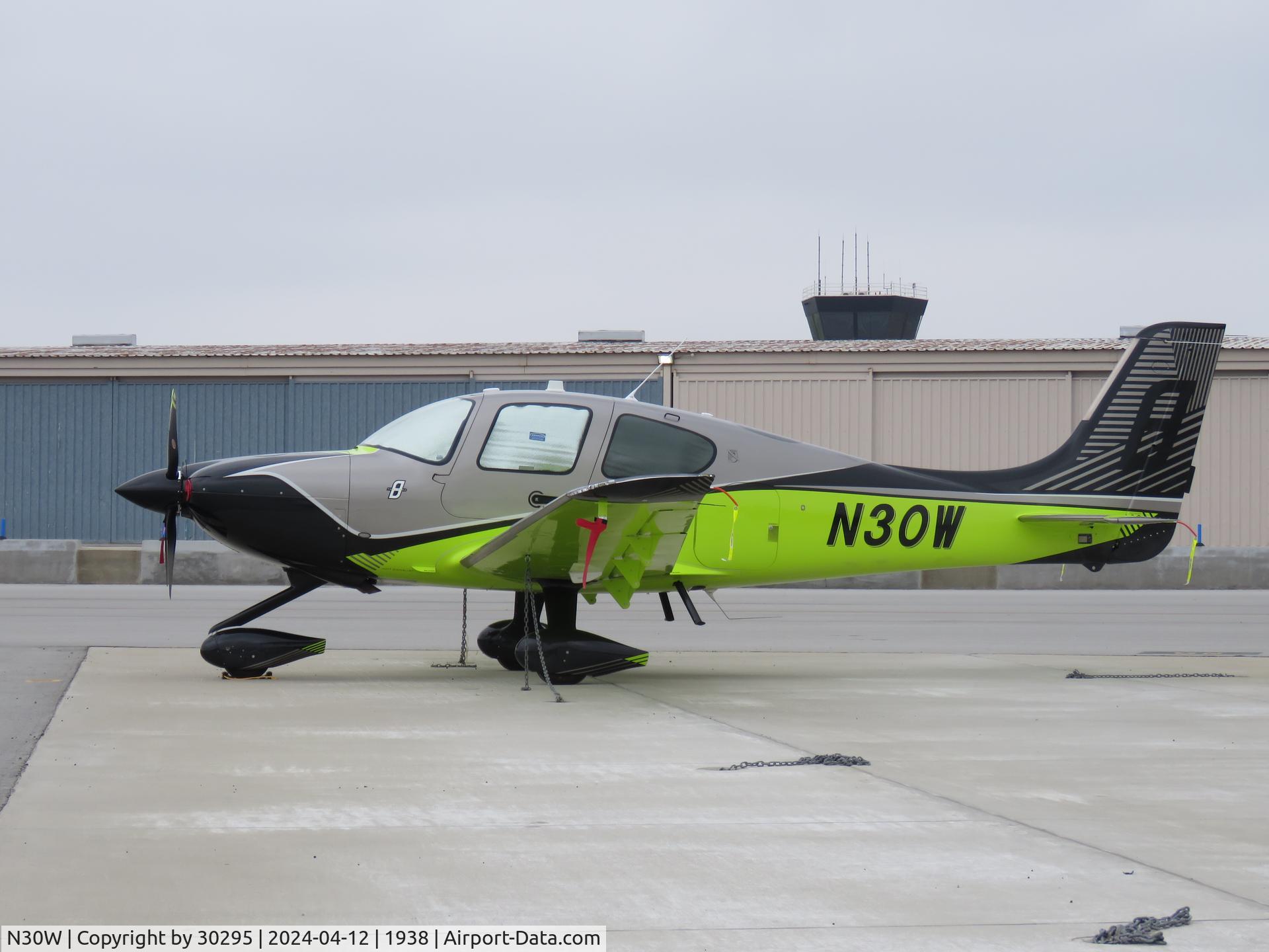 N30W, 2021 Cirrus SR22T C/N 2296, Nice paint scheme