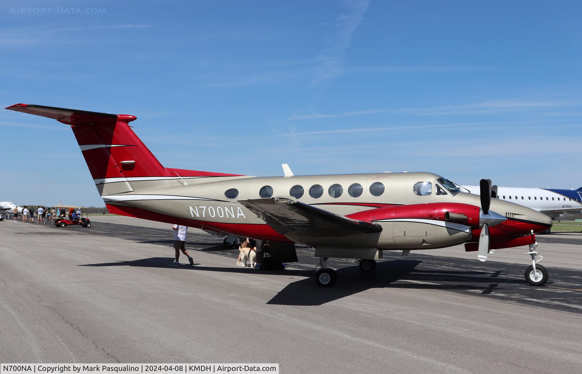 N700NA, 1994 Beech B200 King Air C/N BB-1491, Beech B200