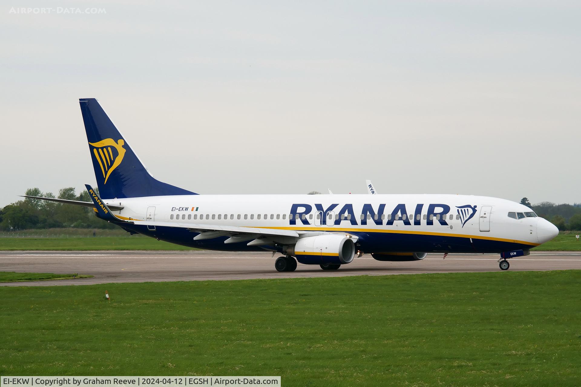 EI-EKW, 2010 Boeing 737-8AS C/N 38506, Departing from Norwich.