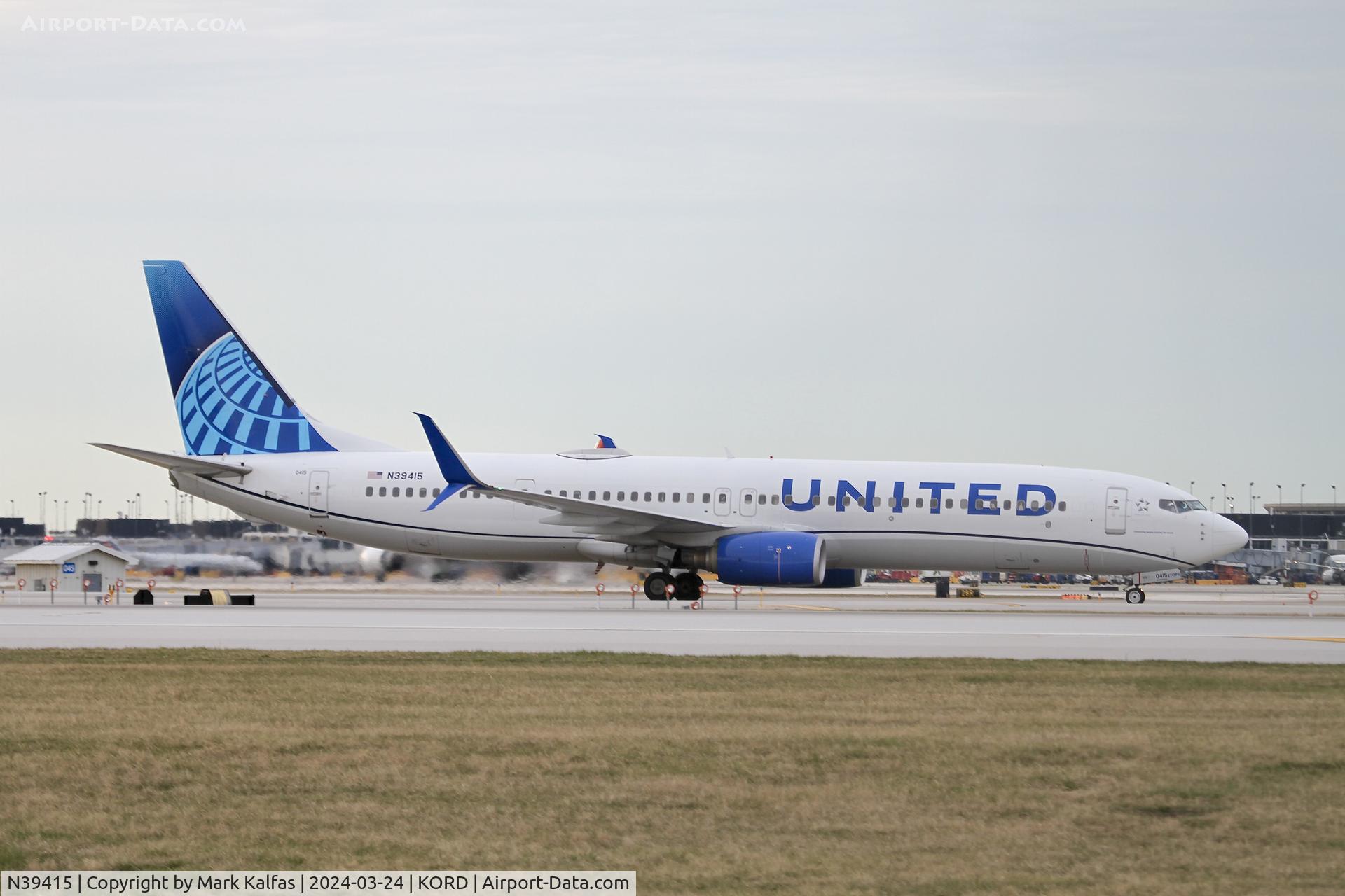 N39415, 2008 Boeing 737-924/ER C/N 32826, B739 United Airlines Boeing 737-924/ER N39415 UAL799 MWCR-KORD