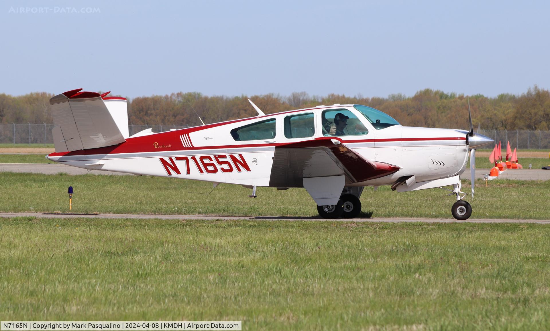 N7165N, 1968 Beech V35A Bonanza C/N D-8692, Beech V35A