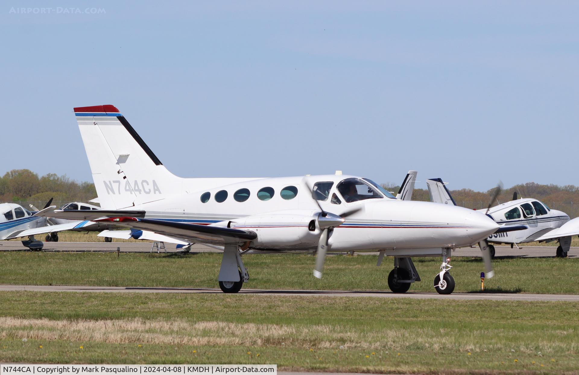 N744CA, Cessna 421C Golden Eagle C/N 421C1014, Cessna 421C