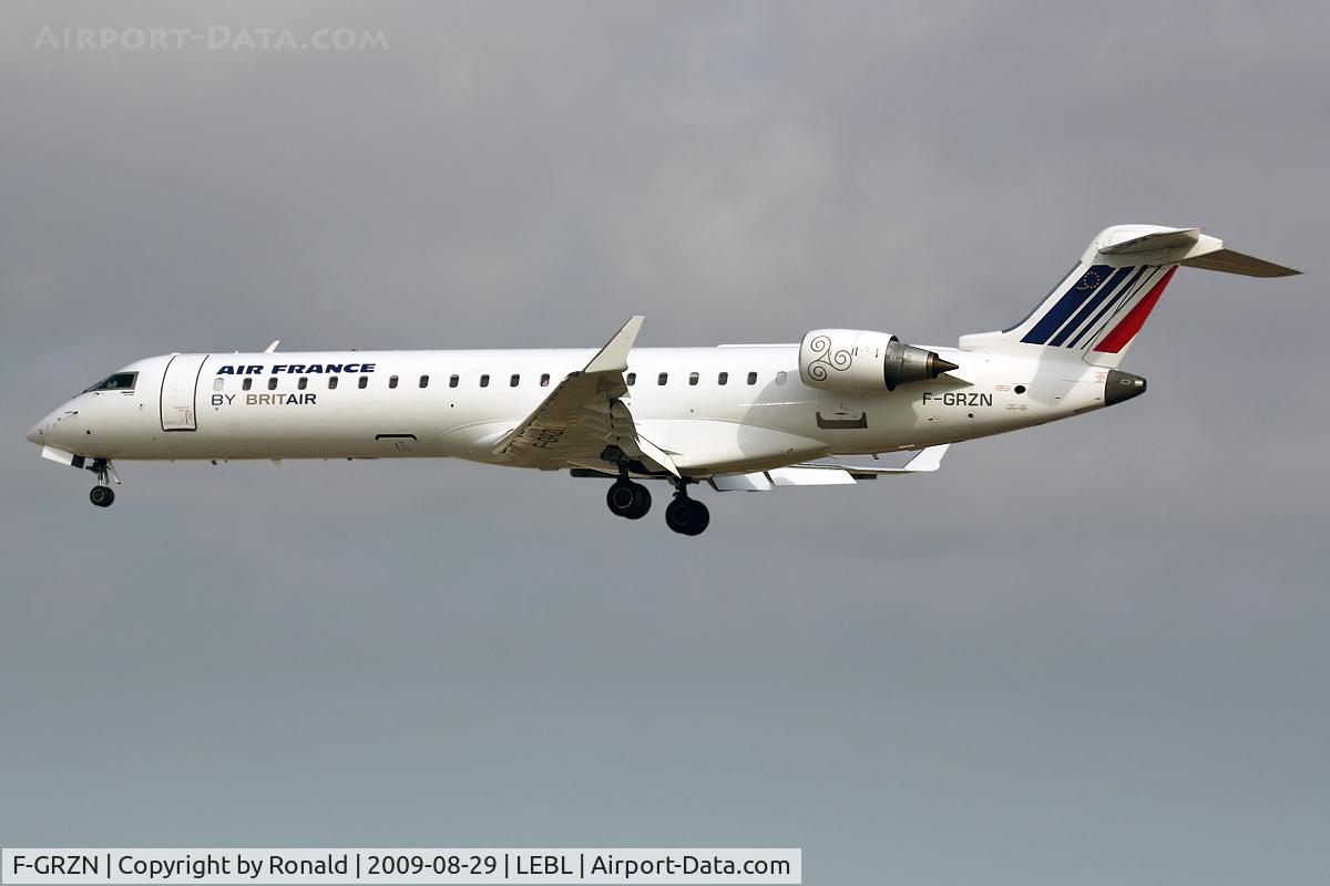 F-GRZN, 2007 Canadair CRJ-700 (CL-600-2C10) Regional Jet C/N 10264, at bcn