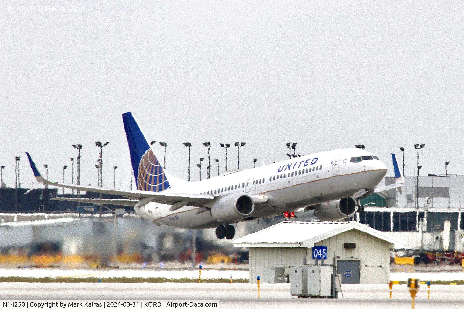N14250, 1999 Boeing 737-824 C/N 28957, B738 United Airlines Boeing 737-824 N14250 UAL1793 ORD-PNS