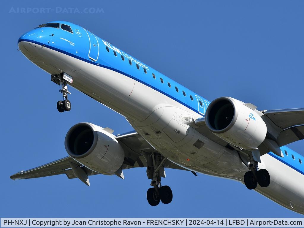 PH-NXJ, 2022 Embraer E195-E2 (ERJ 190-400STD) C/N 20065, KLM1441 from Amsterdam landing runway 23