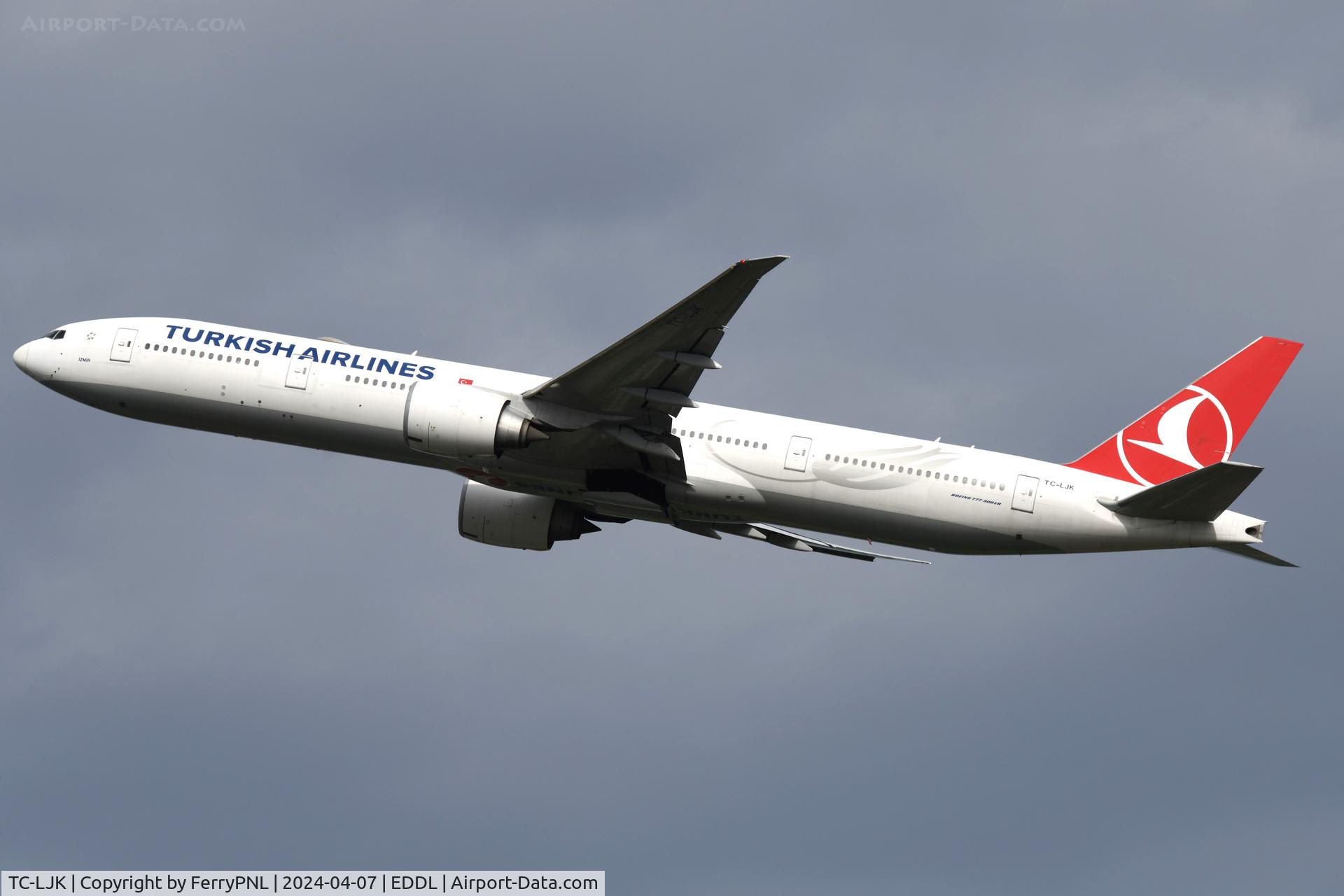 TC-LJK, 2017 Boeing 777-300/ER C/N 60402, Turkish B773 departing from DUS