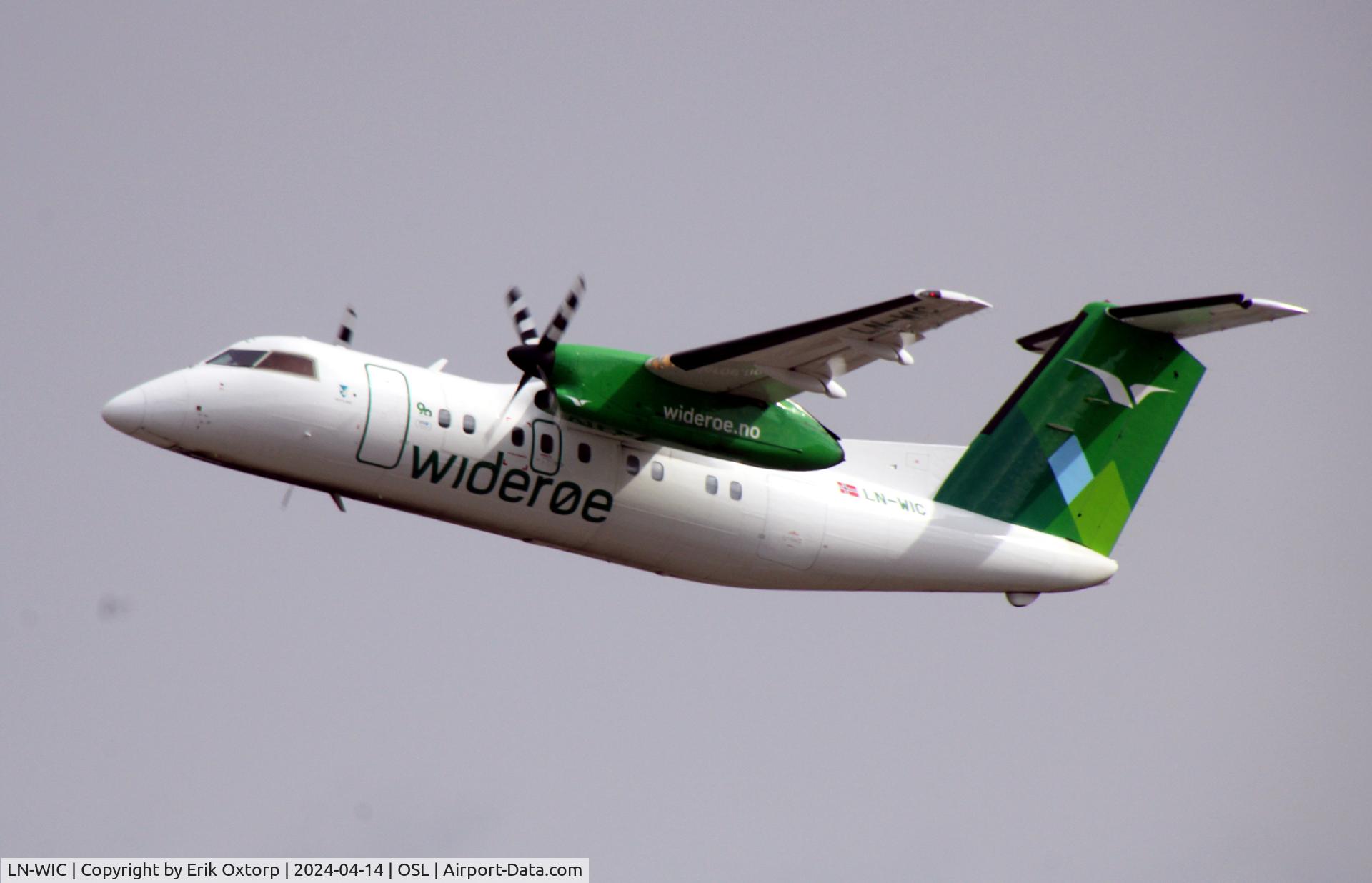 LN-WIC, 1993 De Havilland Canada DHC-8-103B Dash 8 C/N 367, LN-WIC in OSL