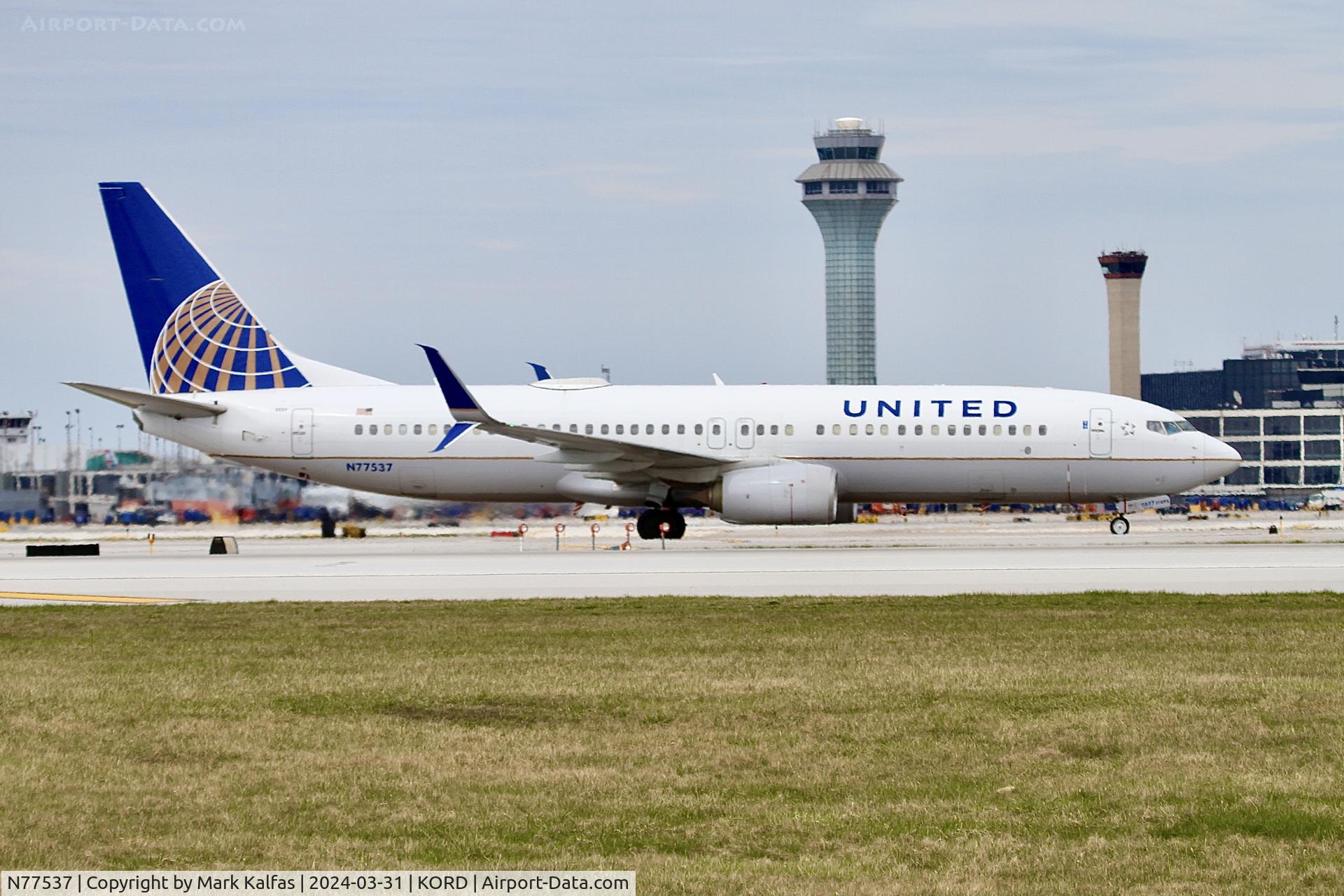 N77537, 2016 Boeing 737-800 C/N 62767, B738 United Airlines Boeing 737-824 N77537 UAL1935 CLT-ORD