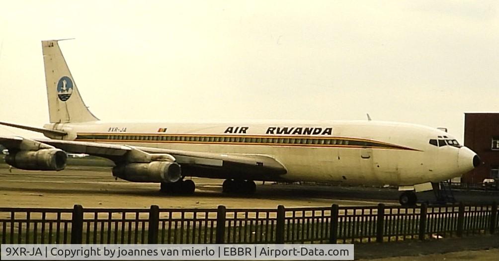 9XR-JA, 1967 Boeing 707-328C C/N 19292, ex-slide