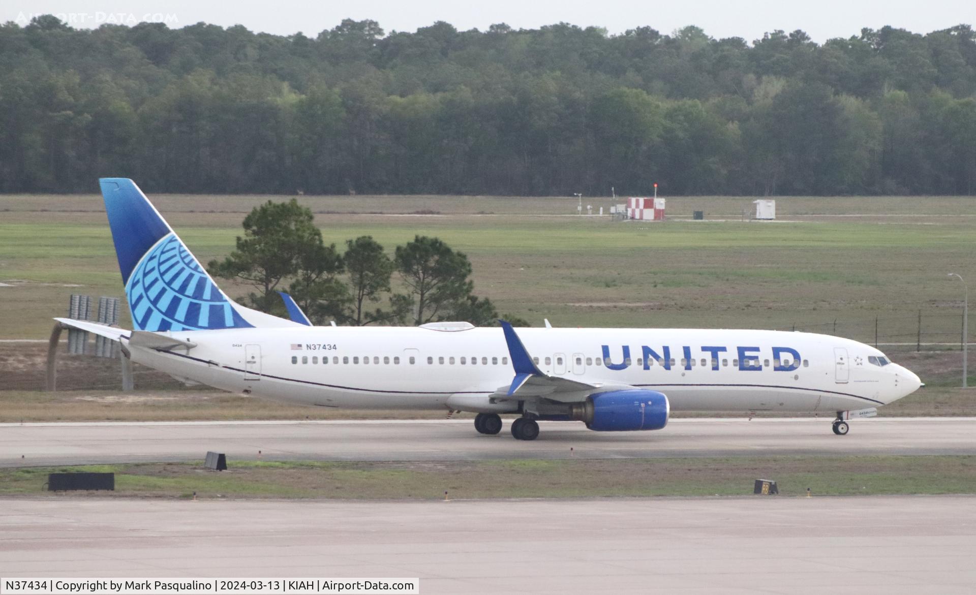 N37434, 2009 Boeing 737-924/ER C/N 33528, Boeing 737-924/ER