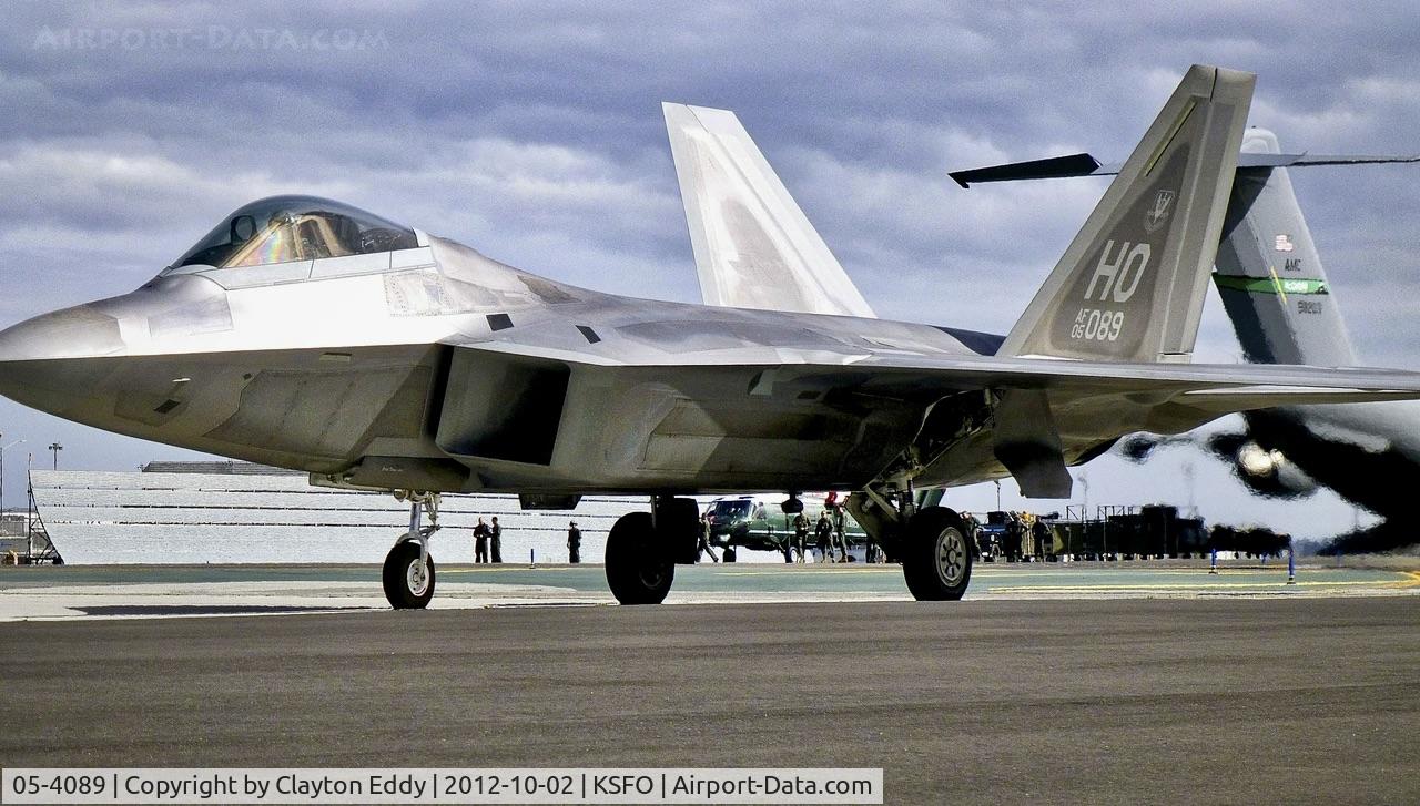 05-4089, Lockheed Martin F-22A Raptor C/N 4089, Obama's helicopter in the background Fleet Week SFO 2012.