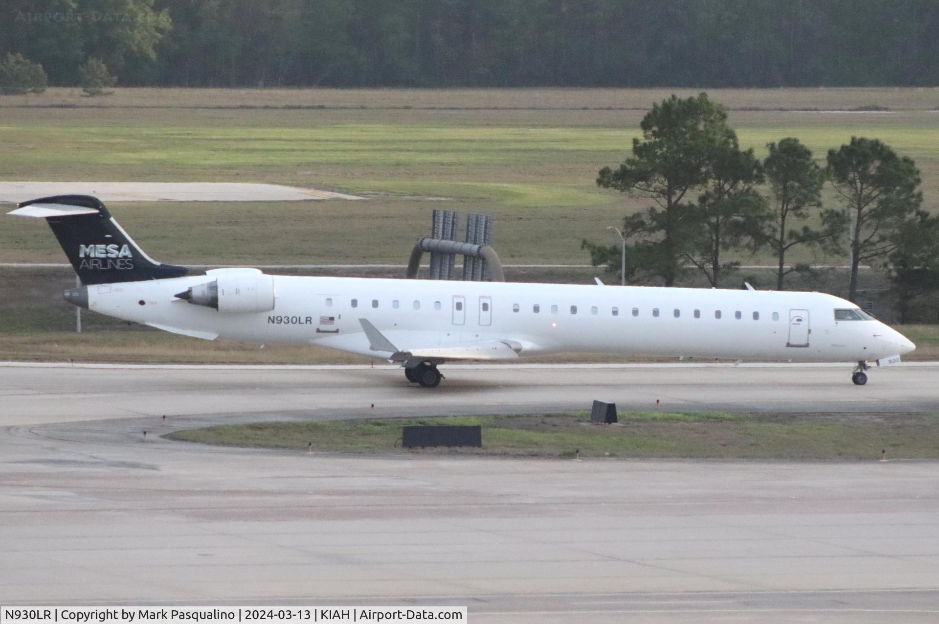 N930LR, 2005 Bombardier CRJ-900ER (CL-600-2D24) C/N 15030, CL-600-2D24