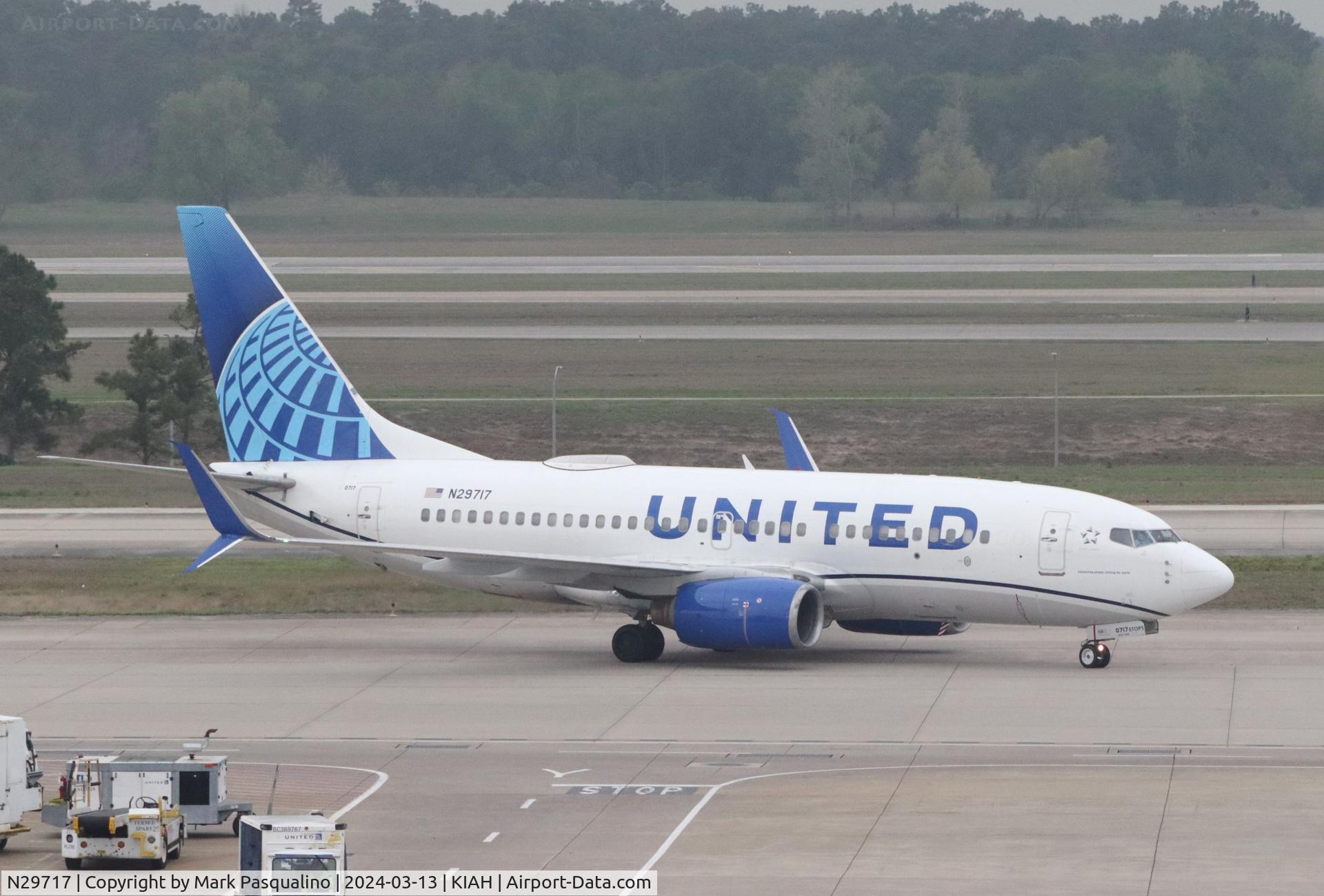 N29717, 1999 Boeing 737-724 C/N 28936, Boeing 737-724