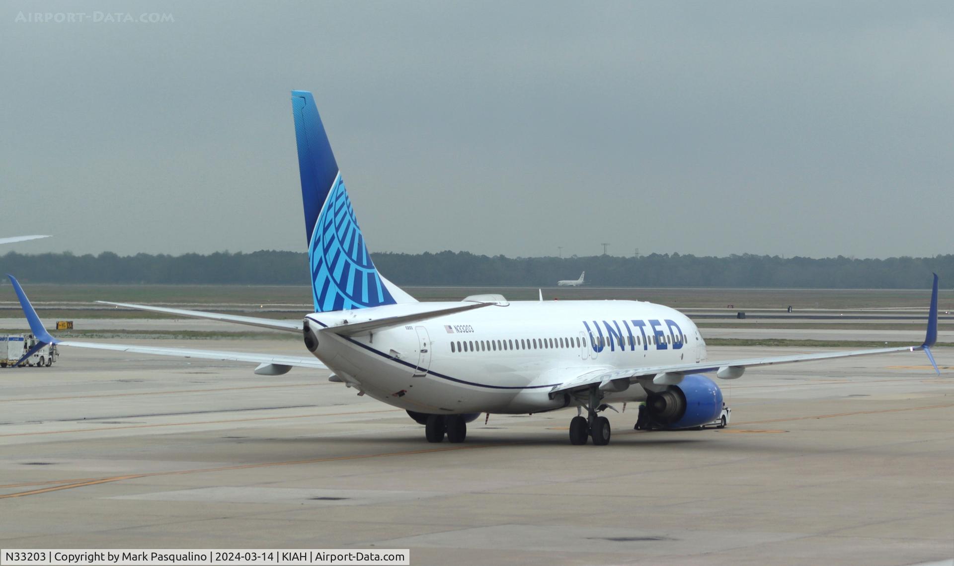 N33203, 2000 Boeing 737-824 C/N 30613, Boeing 737-824