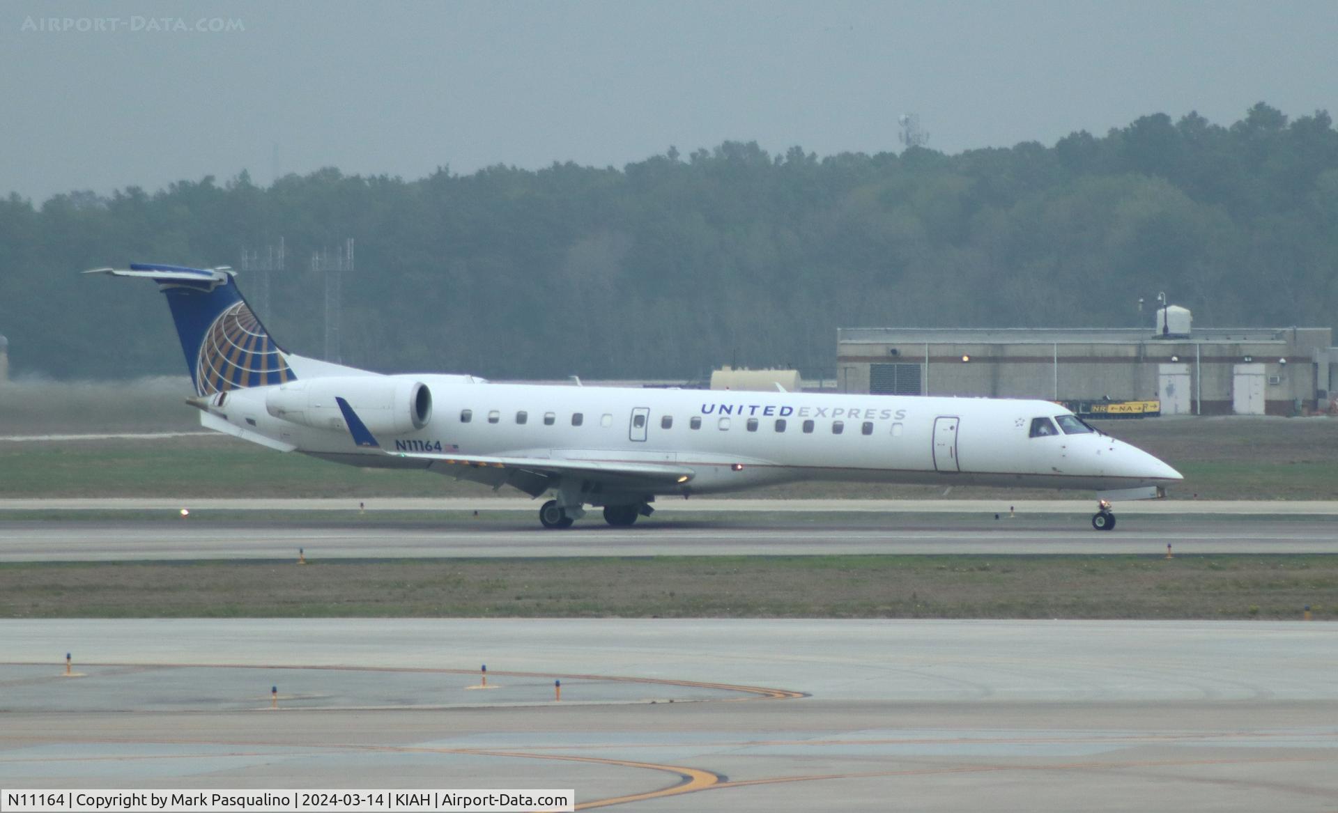N11164, 2004 Embraer ERJ-145XR (EMB-145XR) C/N 14500817, EMB-145XR