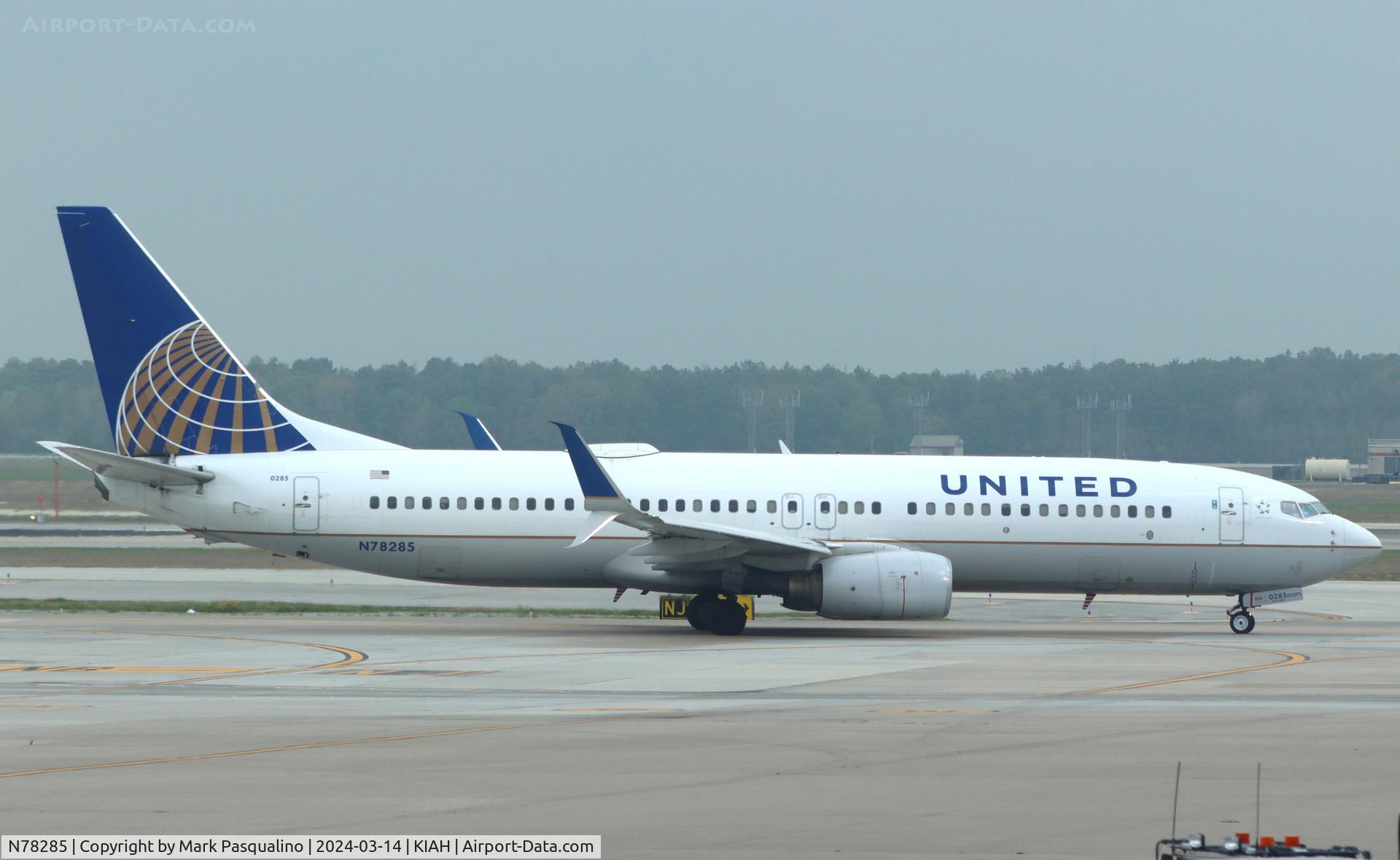 N78285, 2004 Boeing 737-824 C/N 33452, Boeing 737-824