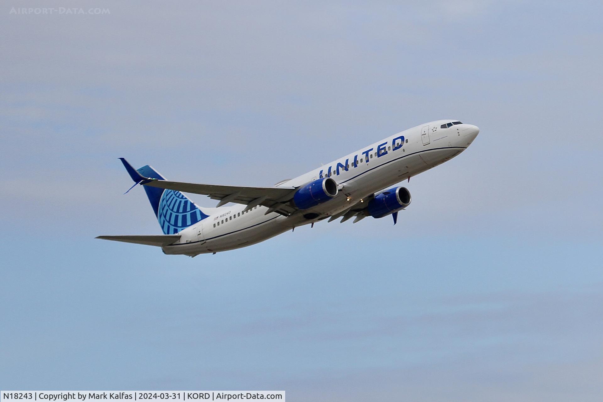 N18243, 1999 Boeing 737-824 C/N 28806, B738 United Airlines Boeing 737-824 N18243 UAL2352 ORD-LGA