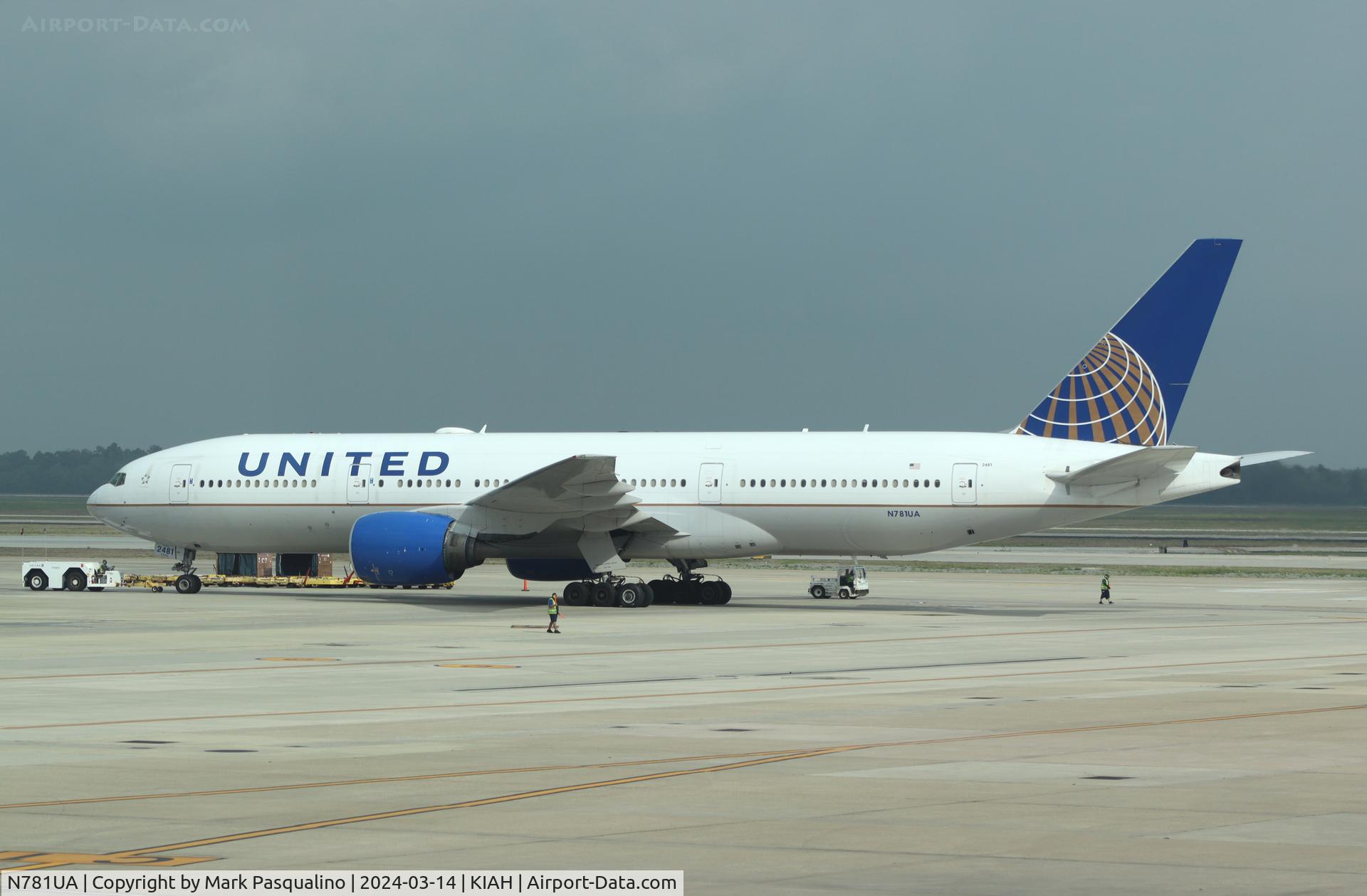 N781UA, 1996 Boeing 777-222 C/N 26945, Boeing 777-222