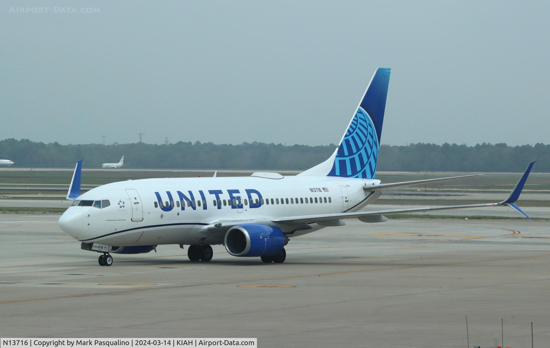 N13716, 1998 Boeing 737-724 C/N 28787, Boeing 737-724