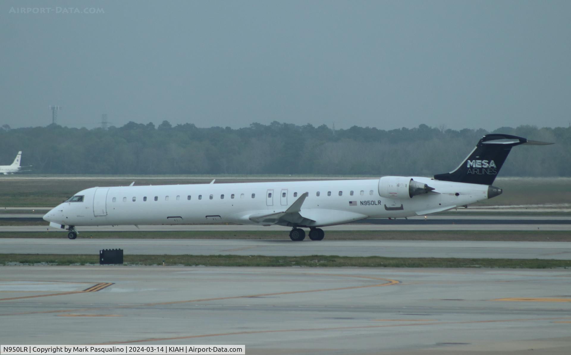 N950LR, 2007 Bombardier CRJ-900ER (CL-600-2D24) C/N 15119, CL-600-2D24