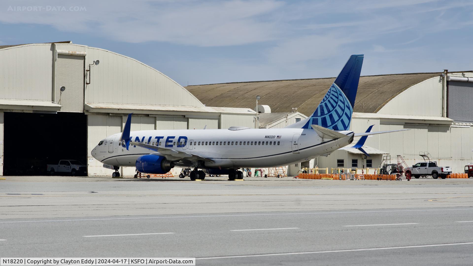 N18220, 1998 Boeing 737-824 C/N 28929, SFO 2024.