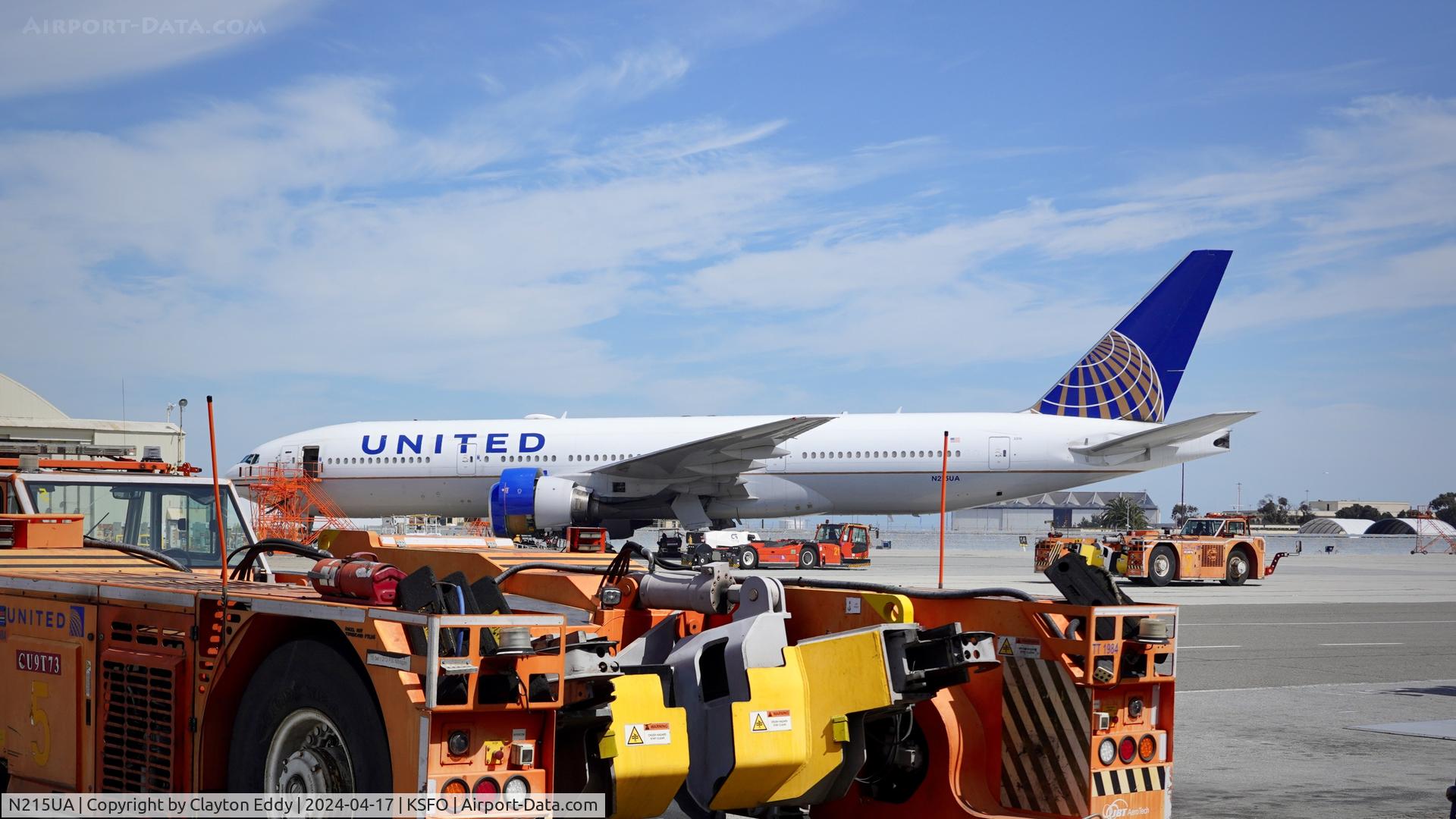 N215UA, 2000 Boeing 777-222 C/N 30221, SFO 2024.