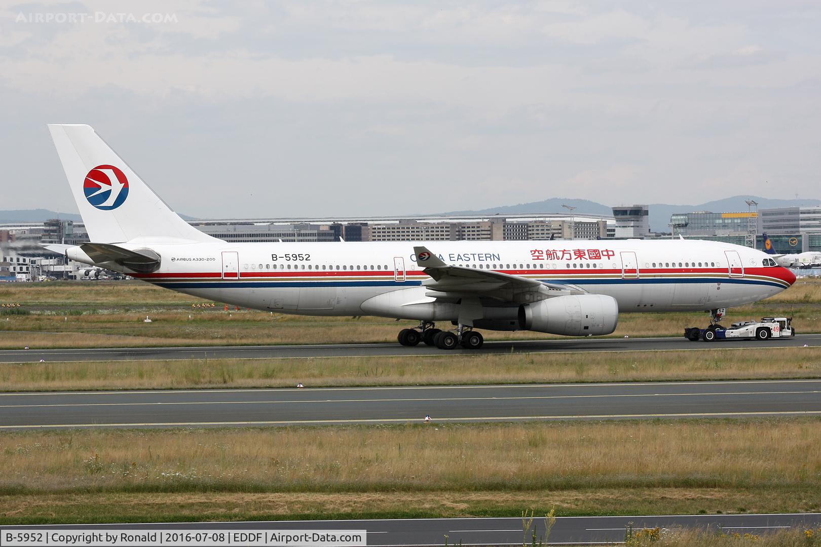 B-5952, 2014 Airbus A330-243 C/N 1547, at fra
