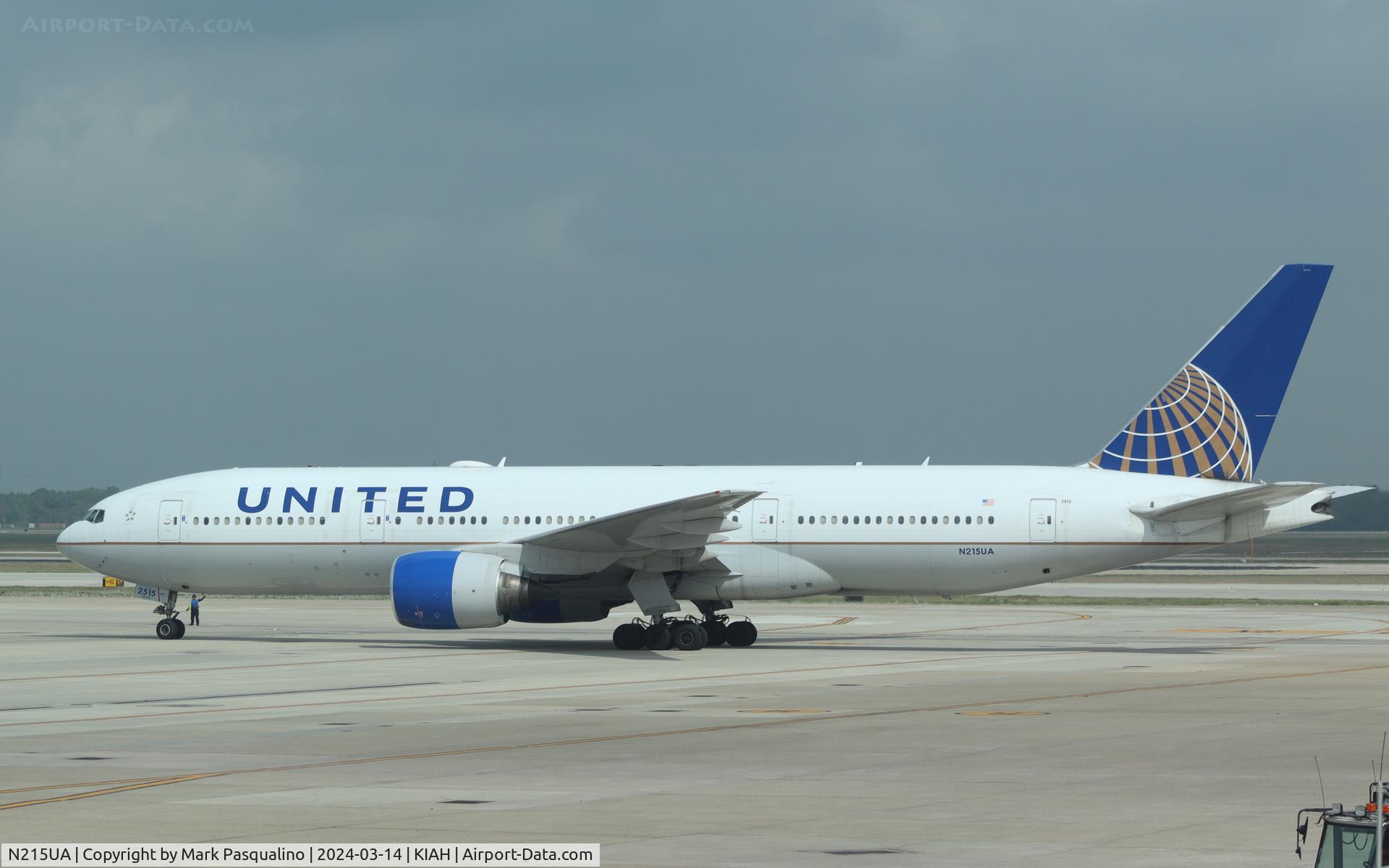 N215UA, 2000 Boeing 777-222 C/N 30221, Boeing 777-222