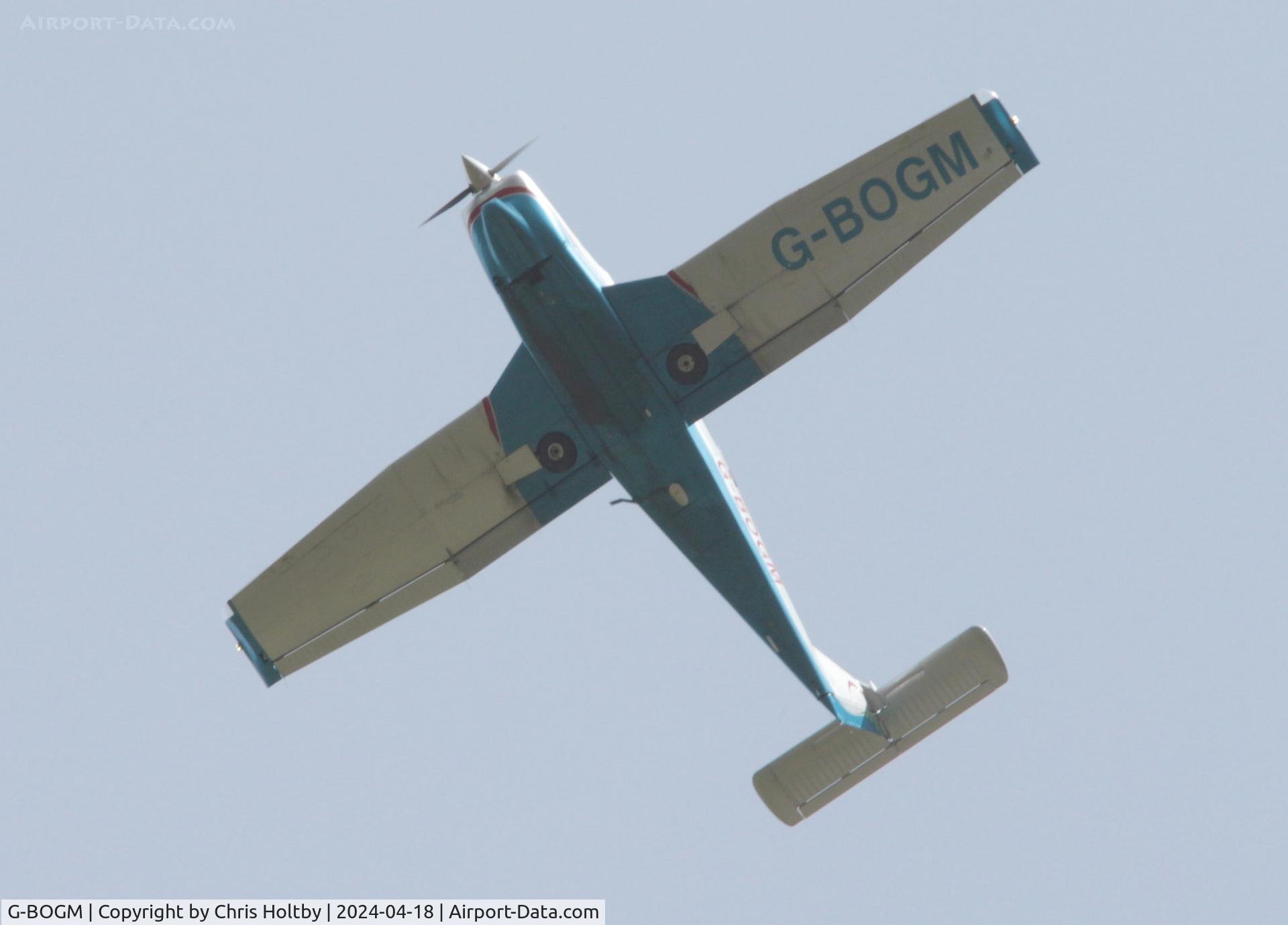 G-BOGM, 1980 Piper PA-28RT-201T Turbo Arrow IV C/N 28R-8031077, Over Potters Bar, Herts
