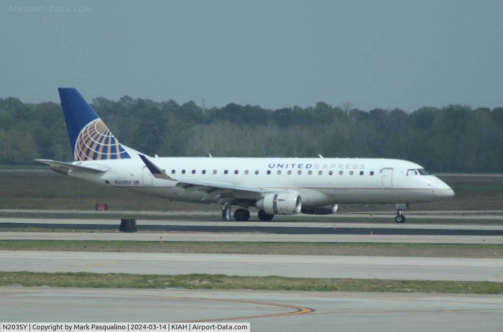 N203SY, 2016 Embraer 175LR (ERJ-170-200LR) C/N 17000625, ERJ-170-200LR