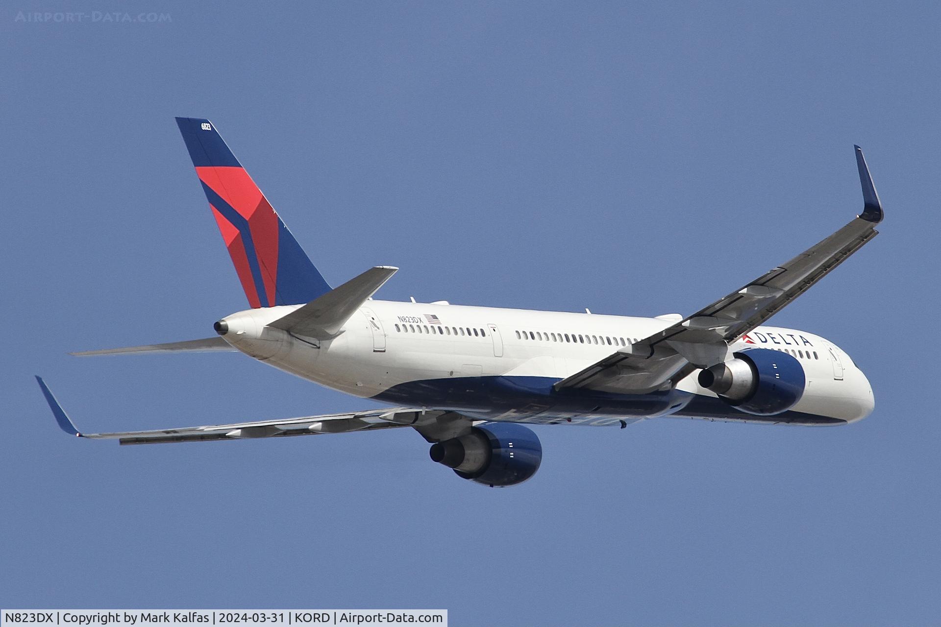 N823DX, 2004 Boeing 757-26D C/N 33967, B752 Delta Airlines Boeing 757-26D N823DX DAL1147 ORD-ATL