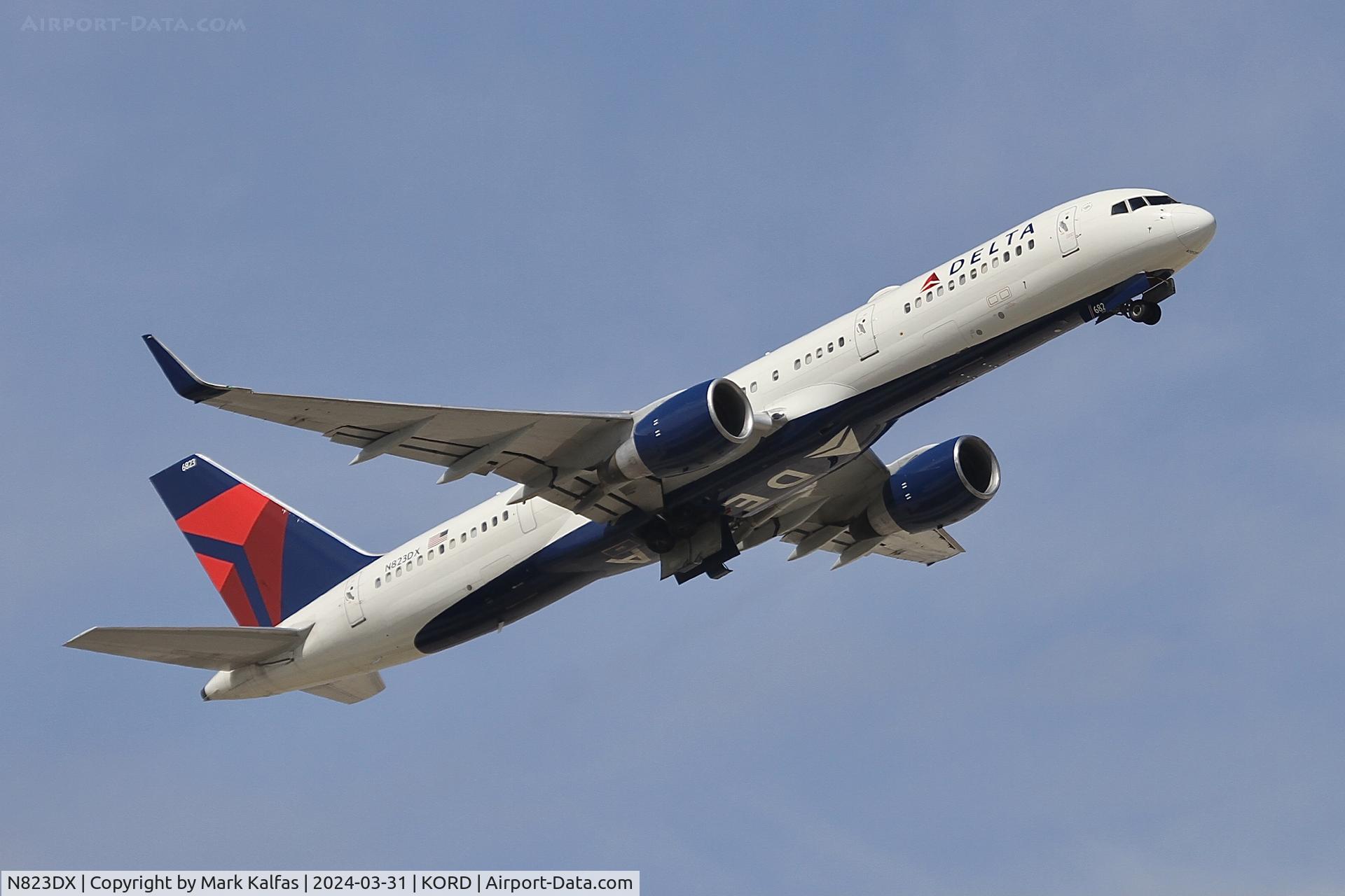 N823DX, 2004 Boeing 757-26D C/N 33967, B752 Delta Airlines Boeing 757-26D N823DX DAL1147 ORD-ATL