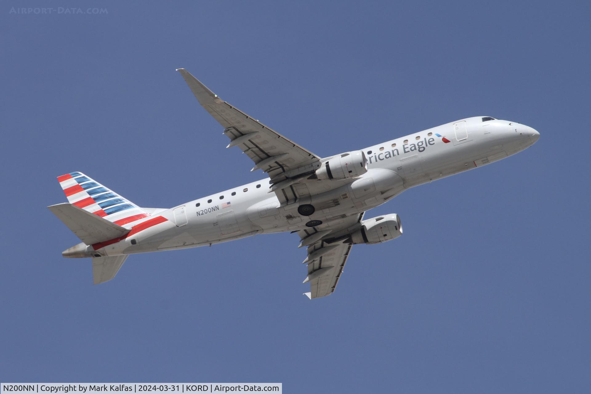 N200NN, 2015 Embraer 175LR (ERJ-170-200LR) C/N 17000456, E75L Envoy/American Eagle Embraer 175LR N200NN ENY9868 ORD-CLT