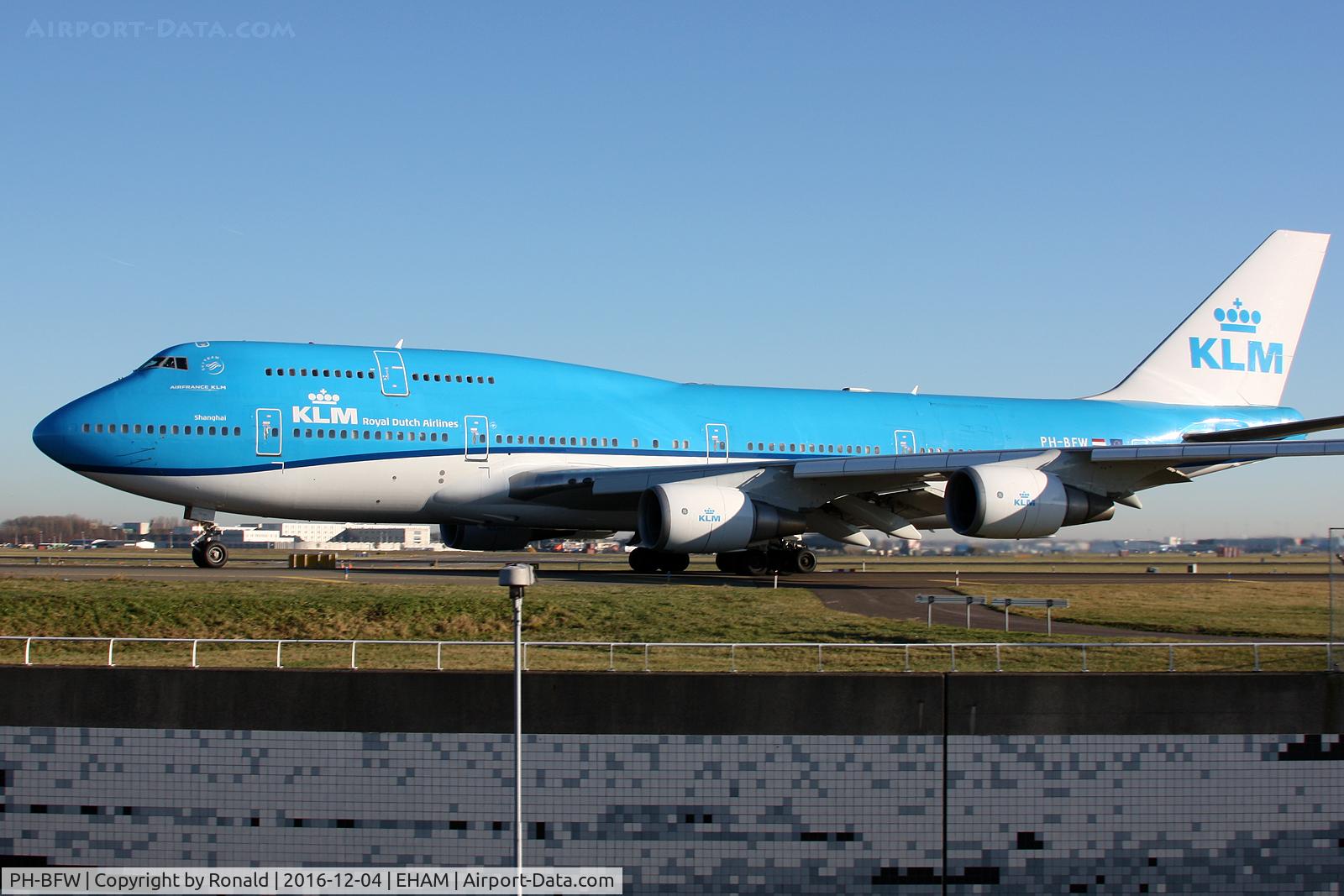 PH-BFW, 2000 Boeing 747-406BC C/N 30454, at spl