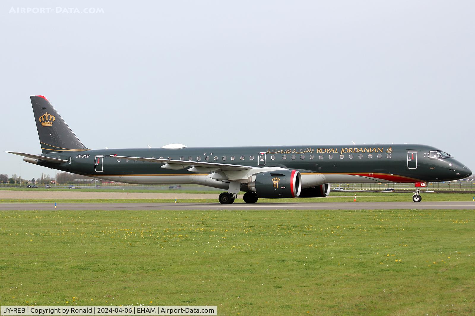 JY-REB, 2024 Embraer E195-E2 (ERJ 190-400 STD) C/N 19020123, at spl