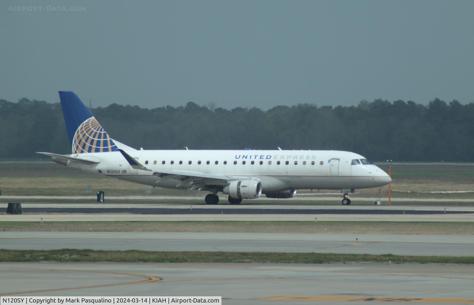 N120SY, 2014 Embraer 175LR (ERJ-170-200LR) C/N 17000425, ERJ-170-200LR