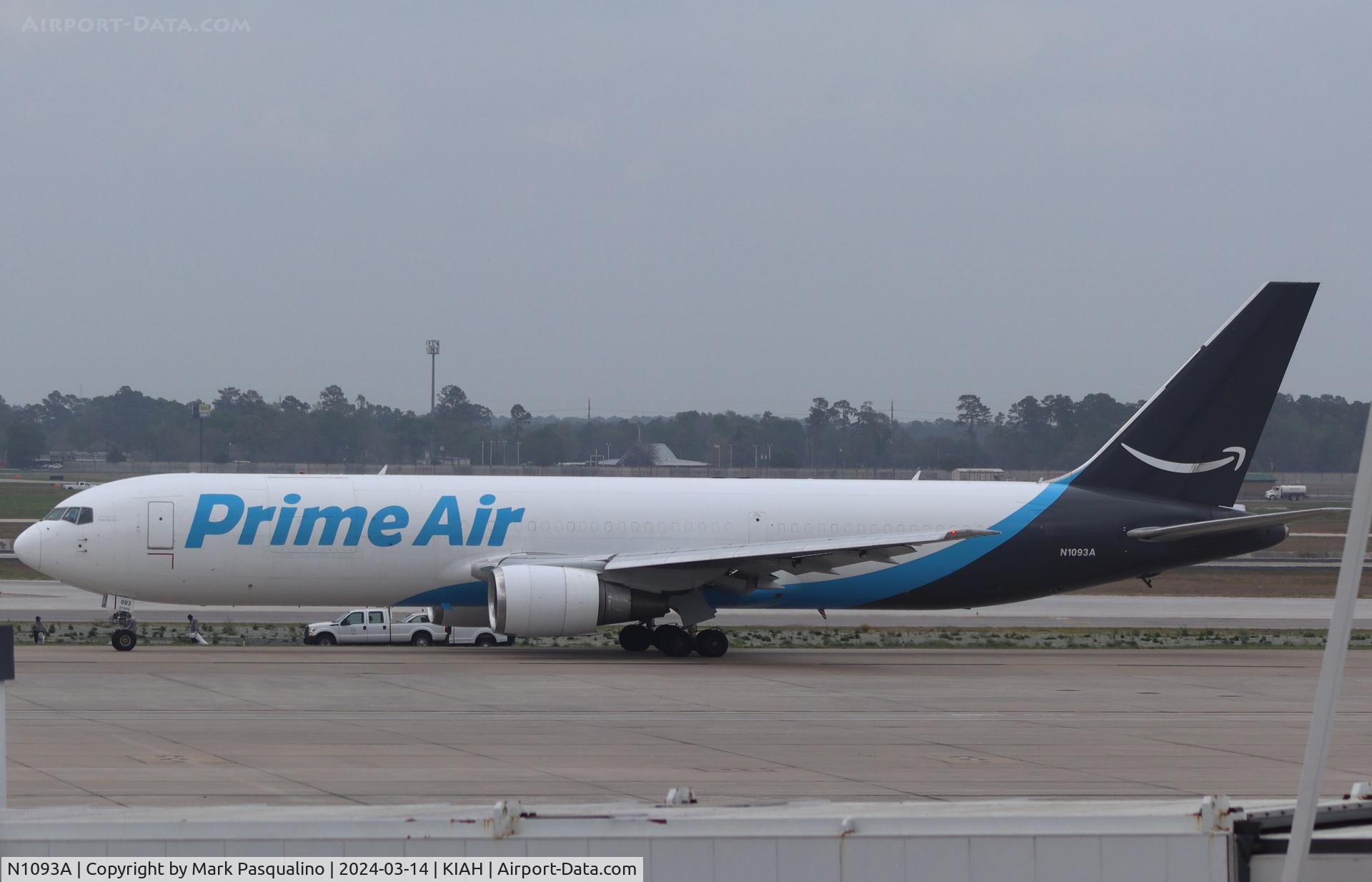 N1093A, 1999 Boeing 767-36N/ER C/N 30111, Boeing 767-36N/ER
