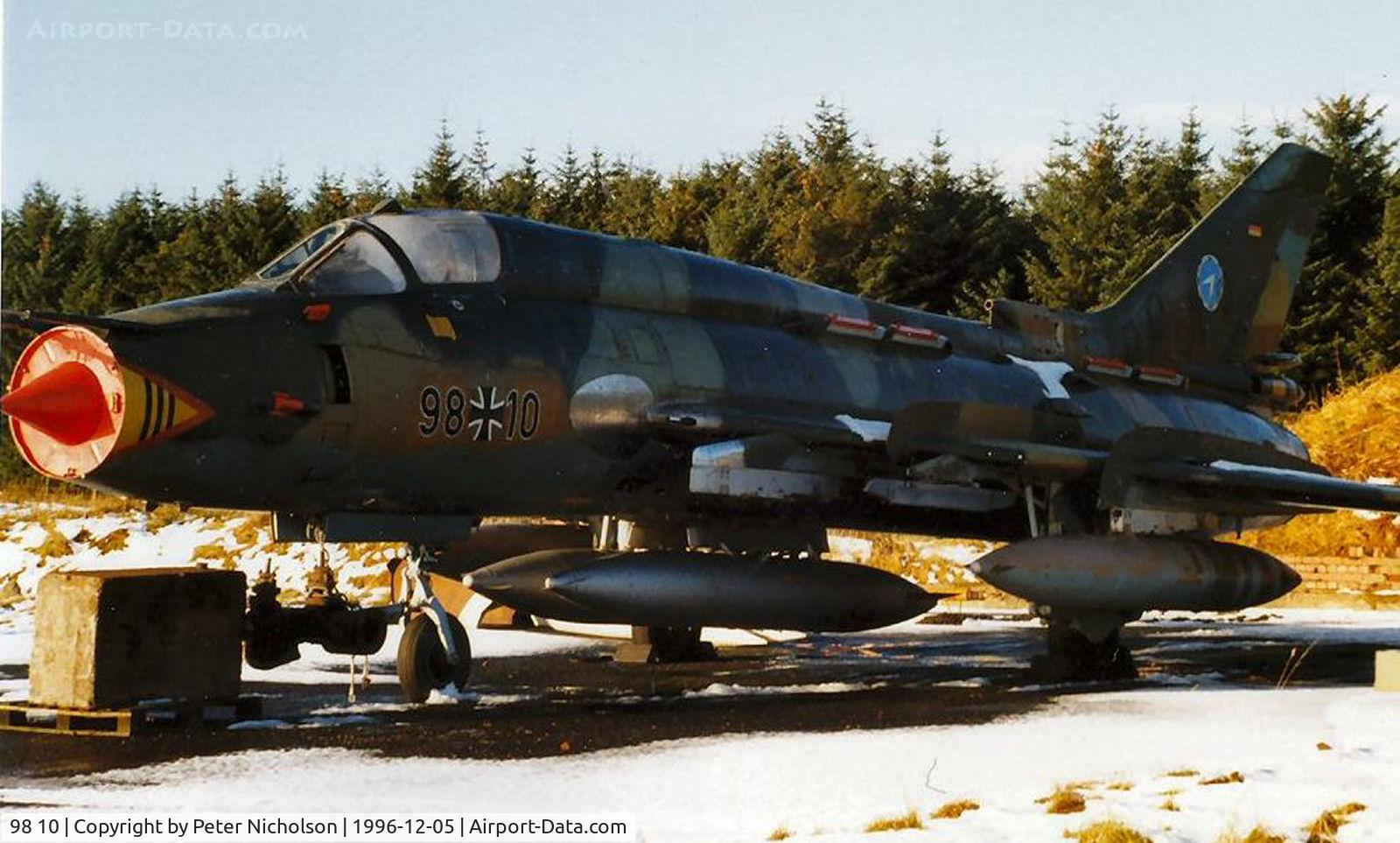 98 10, Sukhoi Su-22M-4 Fitter C/N 31407, Su-22M-4 Fitter as seen at Prior Lancy at RAF Spadeadam in December 1996