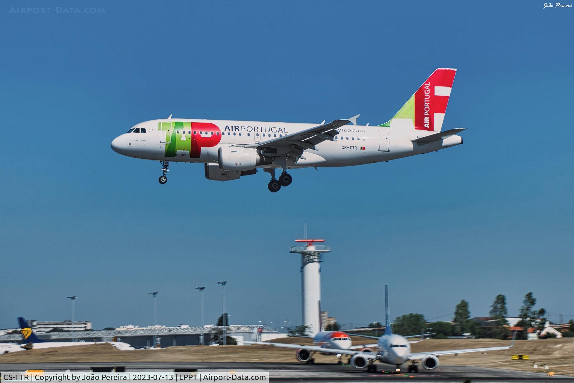 CS-TTR, 2002 Airbus A319-112 C/N 1756, TAP A319 at LPPT