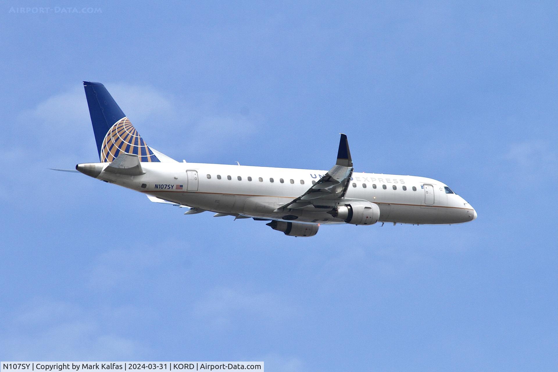 N107SY, 2014 Embraer 175LR (ERJ-170-200LR) C/N 17000400, E75L SkyWest / United Express EMBRAER S A ERJ 170-200 LR N107SY SKW5455 ORD-CAE