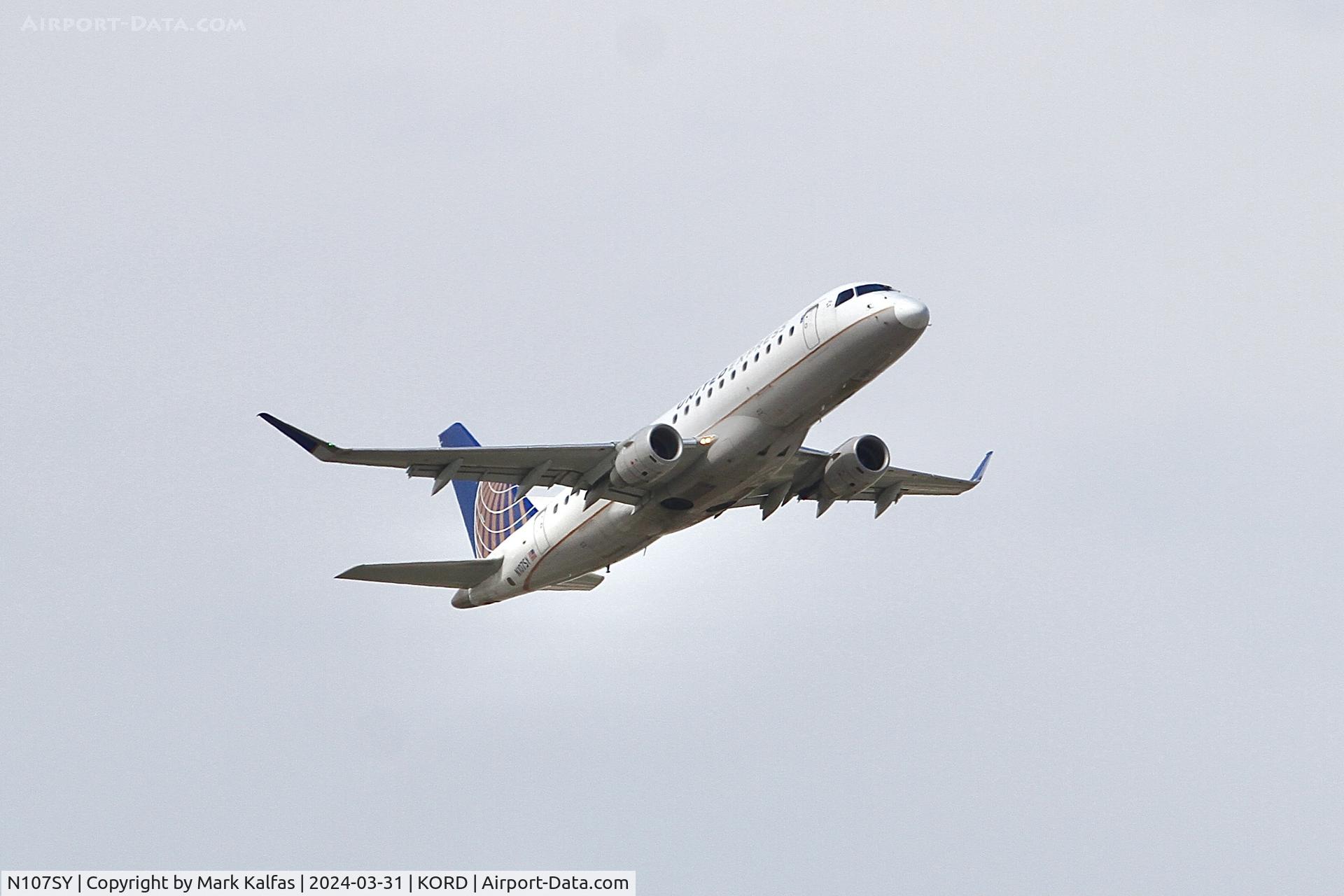 N107SY, 2014 Embraer 175LR (ERJ-170-200LR) C/N 17000400, E75L SkyWest / United Express EMBRAER S A ERJ 170-200 LR N107SY SKW5455 ORD-CAE