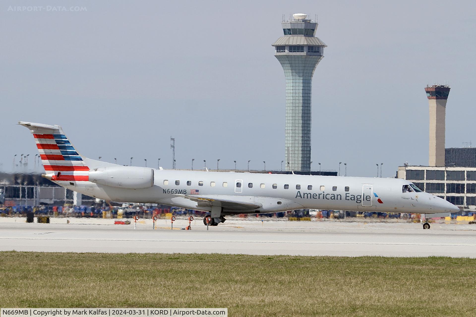 N669MB, 2004 Embraer ERJ-145LR (EMB-145LR) C/N 145788, E145 Peidmont /American Eagle EMBRAER EMB-145LR N669MB PDT9979 PHL-ORD