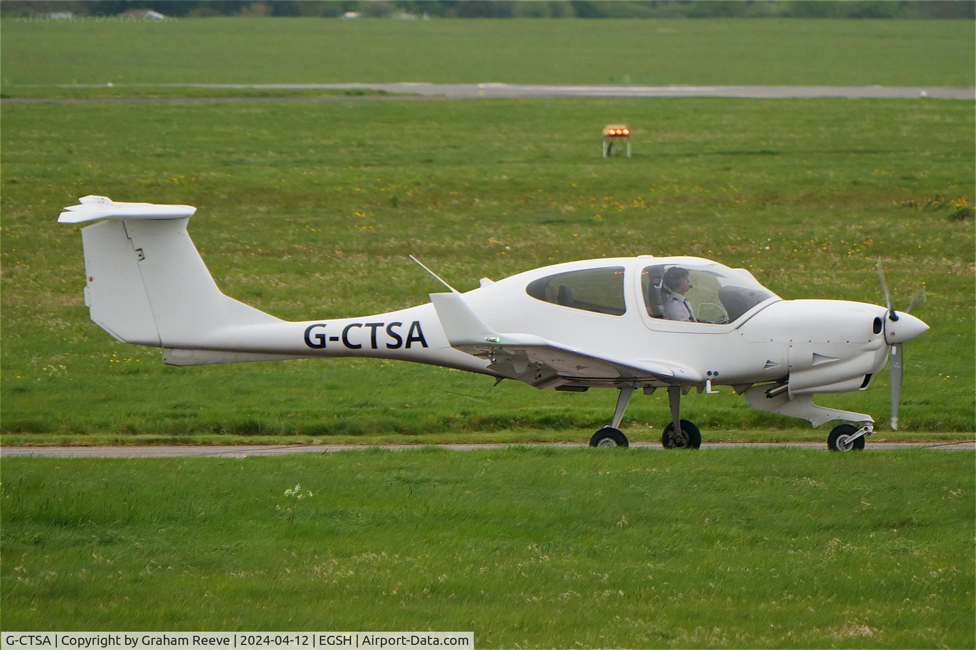 G-CTSA, 2016 Diamond DA-40NG Diamond Star C/N 40.N312, Departing from Norwich.