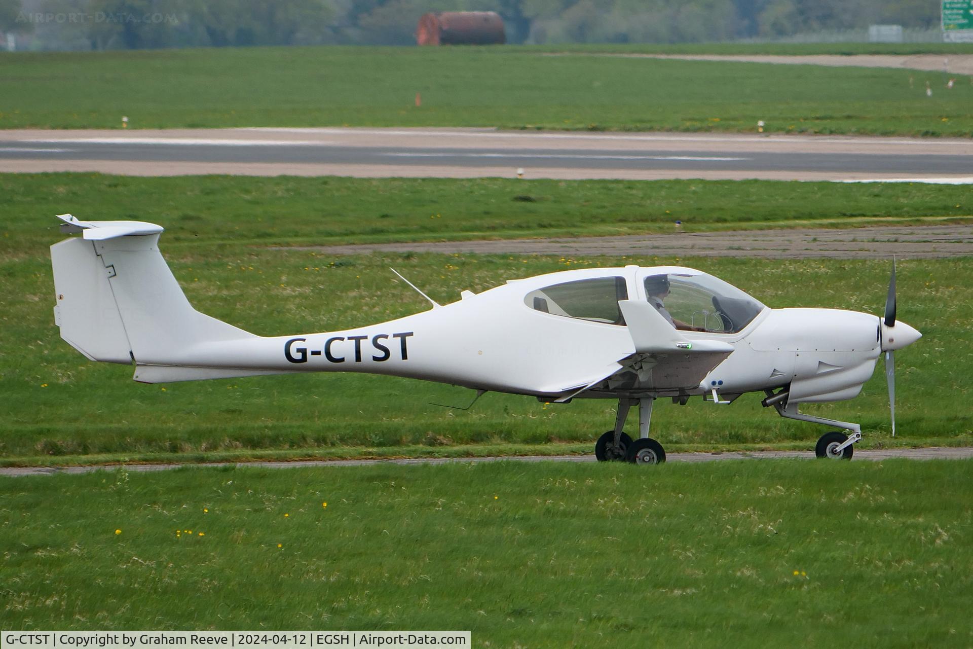 G-CTST, 2015 Diamond DA-40NG Diamond Star C/N 40.N302, Departing from Norwich.