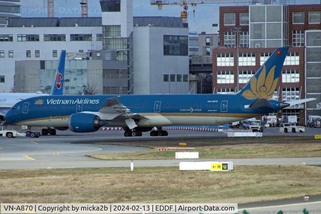 VN-A870, 2016 Boeing 787-9 Dreamliner Dreamliner C/N 39289, Taxiing