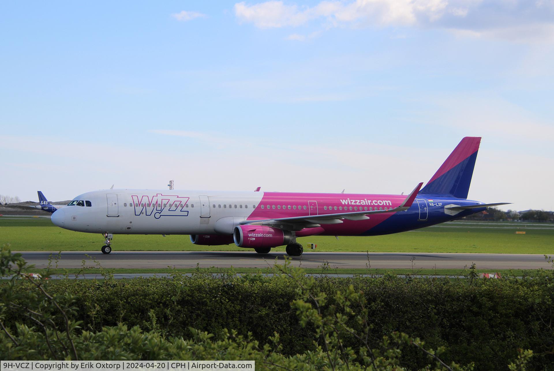 HA-LXF, 2016 Airbus A321-231 C/N 7155, HA-LXF landed rw 04L