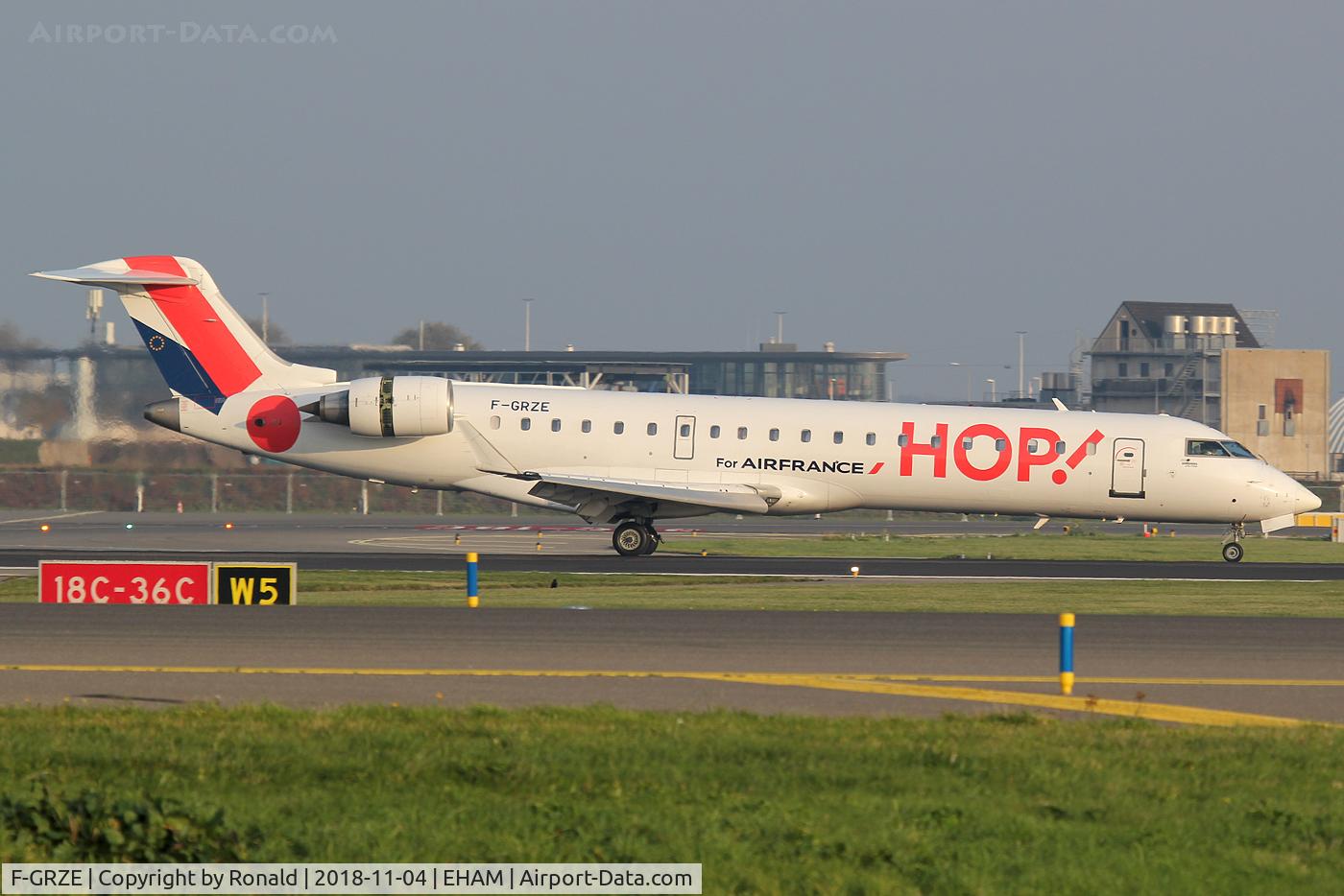 F-GRZE, 2001 Canadair CRJ-702 (CL-600-2C10) Regional Jet C/N 10032, at spl