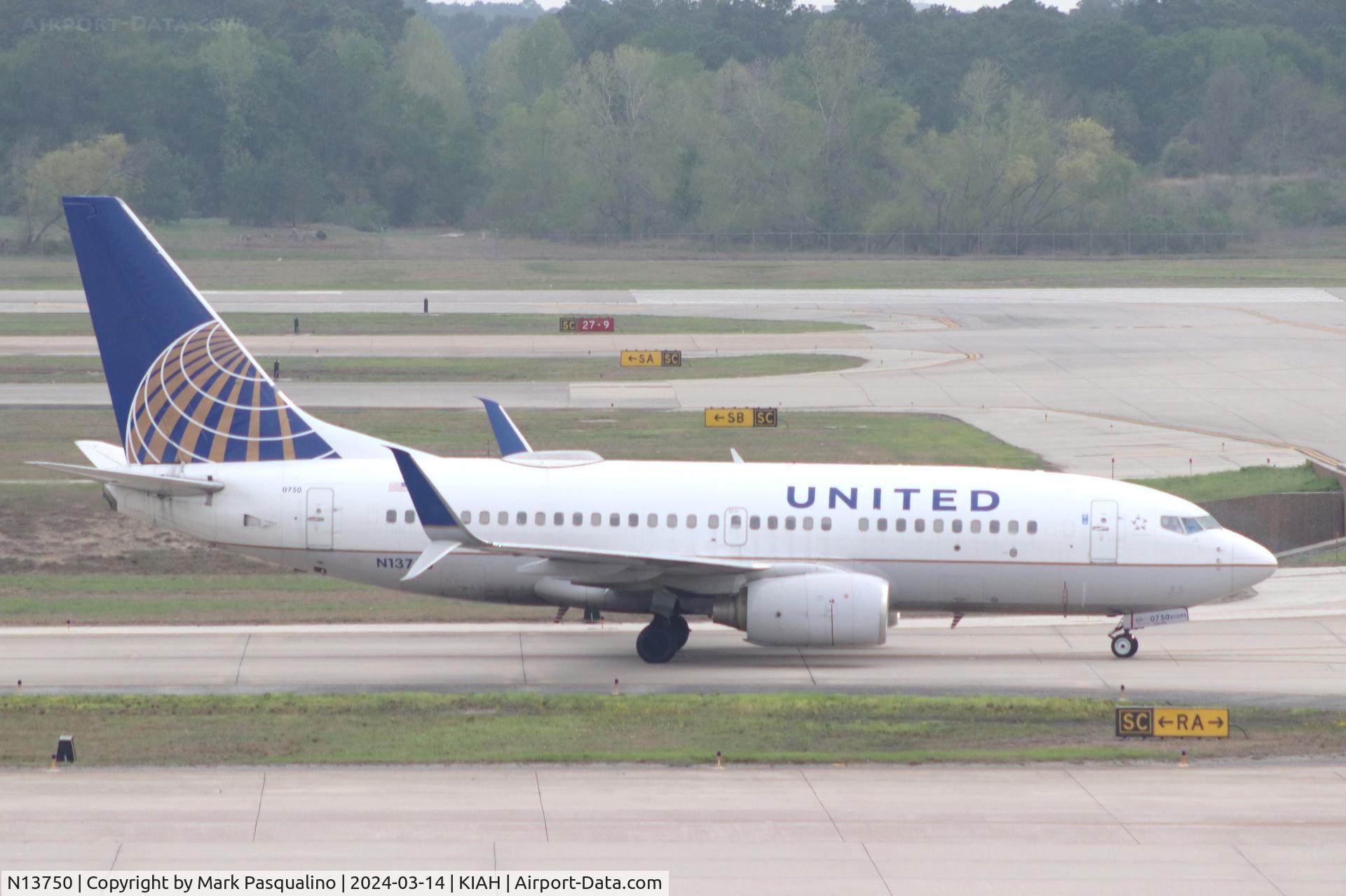 N13750, 1999 Boeing 737-724 C/N 28941, Boeing 737-724