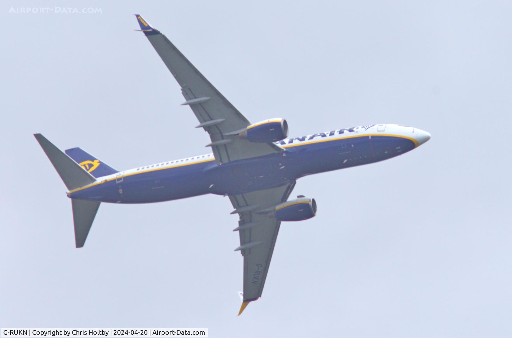 G-RUKN, 2010 Boeing 737-8AS C/N 38508, Over Amwell, Herts.
